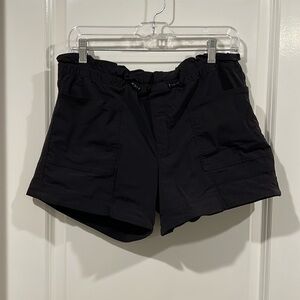 Athleta Trekkie paper bag shorts; black, size 8